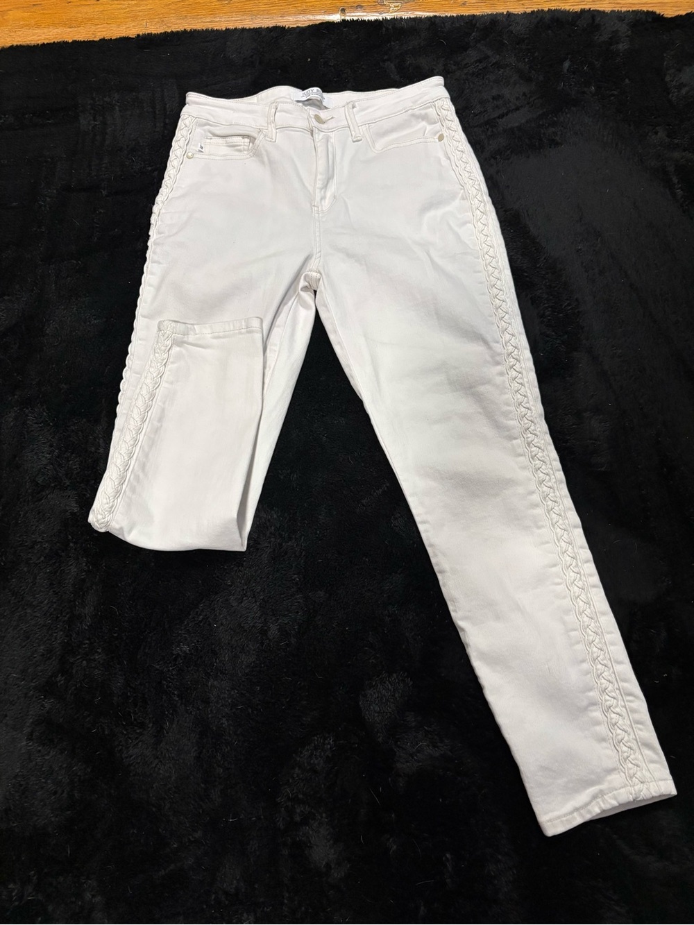 Judy Blue White Relaxed-Fit Jeans
